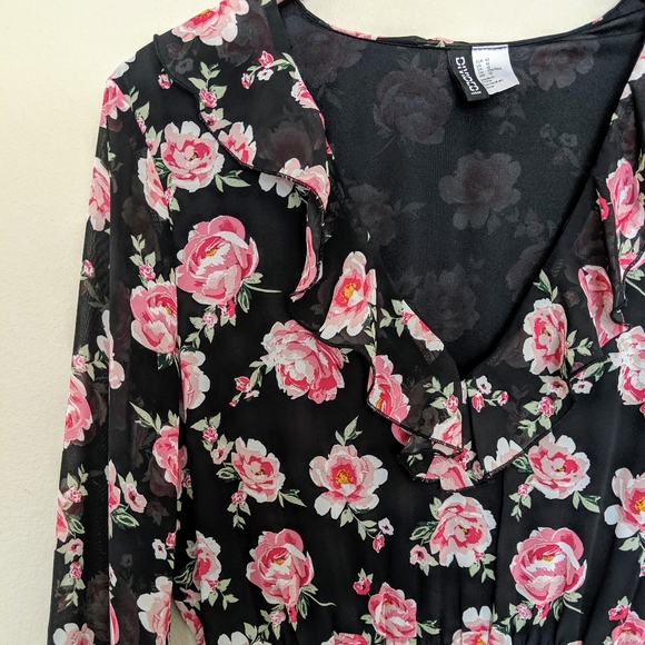 H&M Dresses & Skirts - H&M Black Ruffle Floral Dress (size 12)